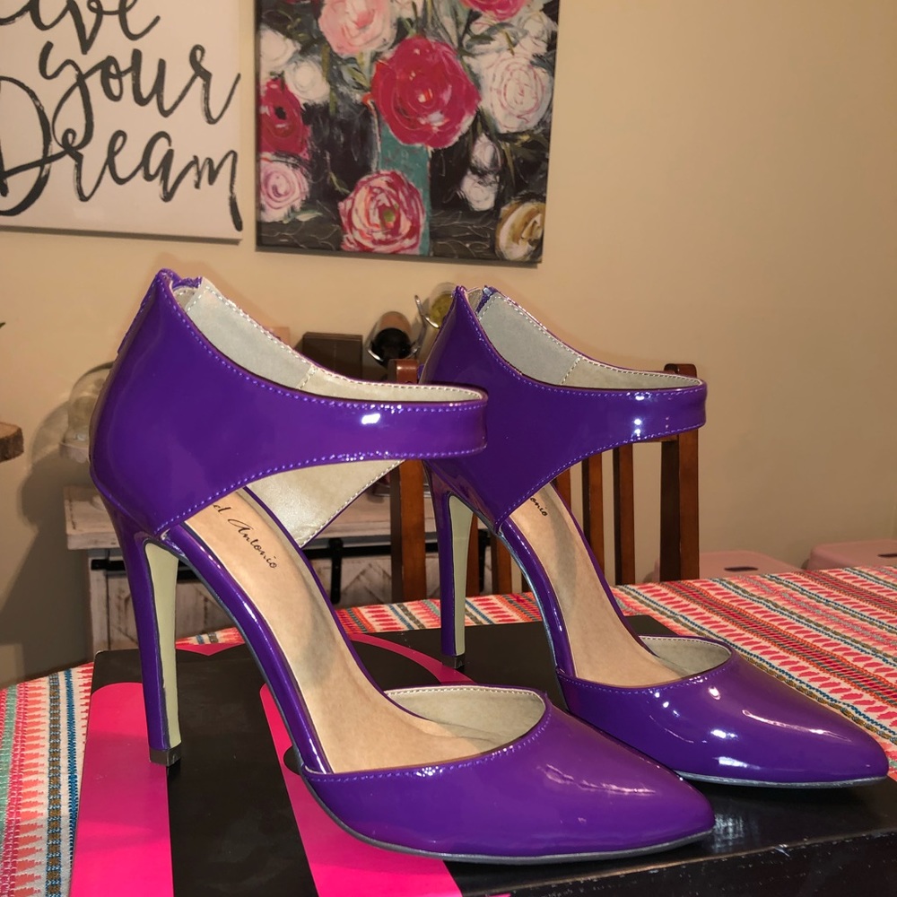 Michael Antonio Lamont Patent Ankle Cuff Pump